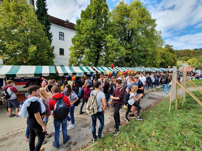 Gneča na tržnici
