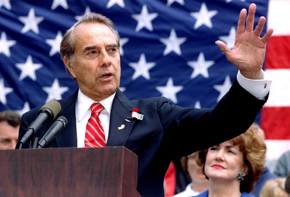 Fotografija: Petkratni ameriški senator in predsedniški kandidat republikancev leta 1996 Bob Dole. FOTO: Jeff Christensen, Reuters
