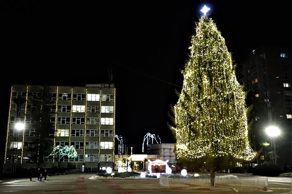 Fotografija: Zagorelo je 37.000 lučk.
