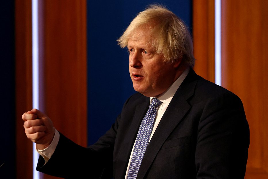 Fotografija: Boris Johnson je znova tarča kritik. FOTO: Pool Reuters
