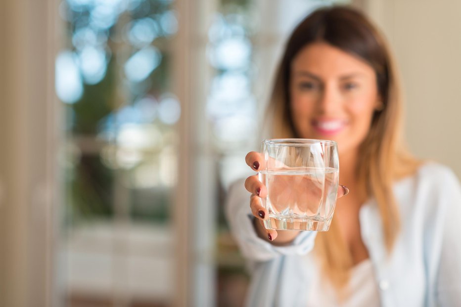 Fotografija: Koliko vode ste danes že spili? FOTO: Aaronamat/Getty Images
