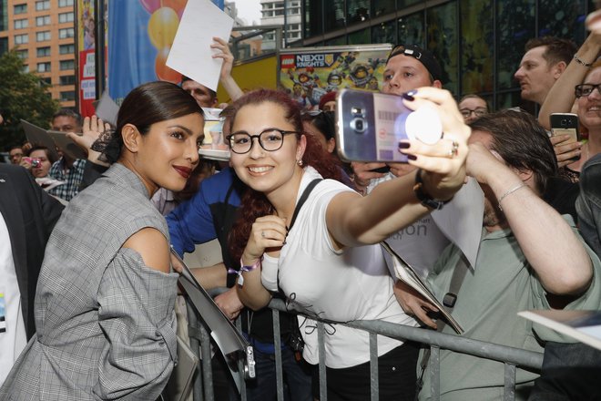 Tik pred zdajci je zaradi zaroke odpovedala sodelovanje pri filmskem projektu. Foto: Guliver/Getty Images
