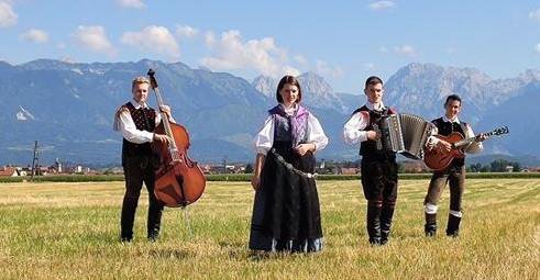 Fotografija: Videospot je nastal kar v domačem kraju.
