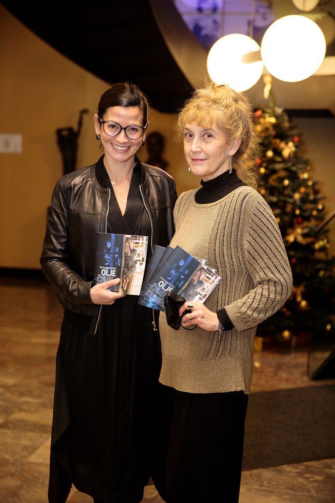 Tandem

Simona Belle, vodja odnosov z javnostmi, in Barbara Hieng Samobor, direktorica MGL, sta bili navdušeni nad odzivom občinstva.
