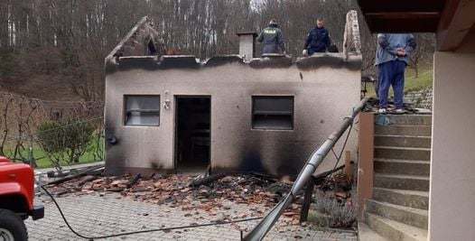 Fotografija: Ostrešje gospodarskega poslopja je v celoti zgorelo. FOTO: 112 Ptuj
