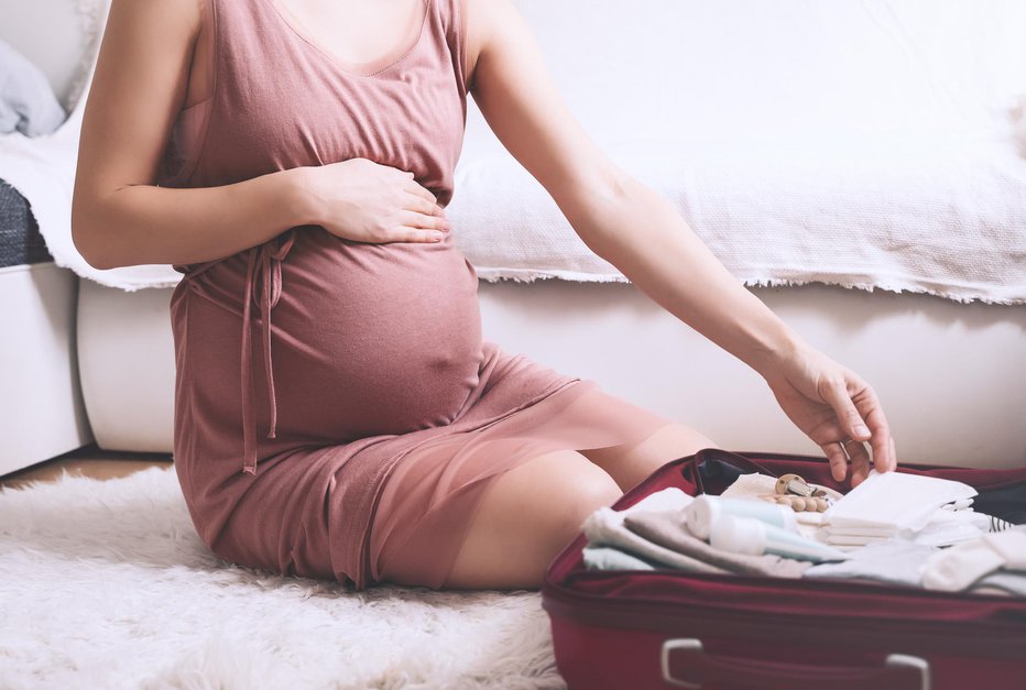 Fotografija: Nosečnicam svetujejo cepljenje proti covidu 19. FOTO: Nataliaderiabina, Getty Images/istockphoto
