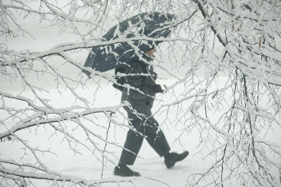 Fotografija: Zvečer in ponoči nas čaka burno vremensko dogajanje. FOTO: Jure Eržen, Delo
