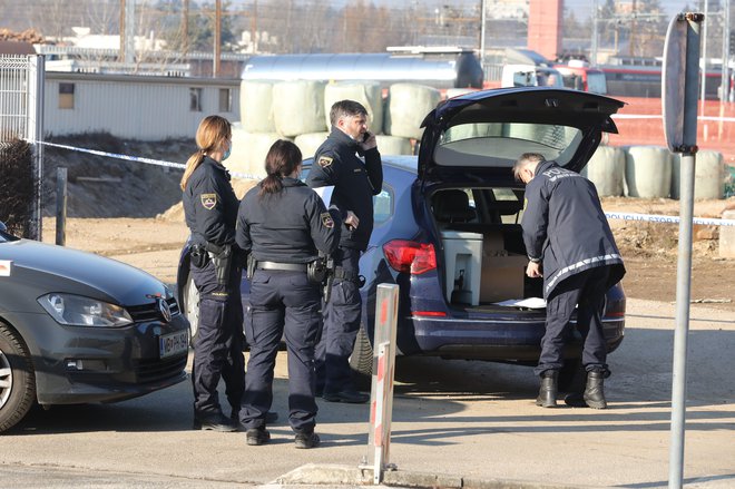 Tudi policija je bila pomemben del usklajene in tekoče akcije.
