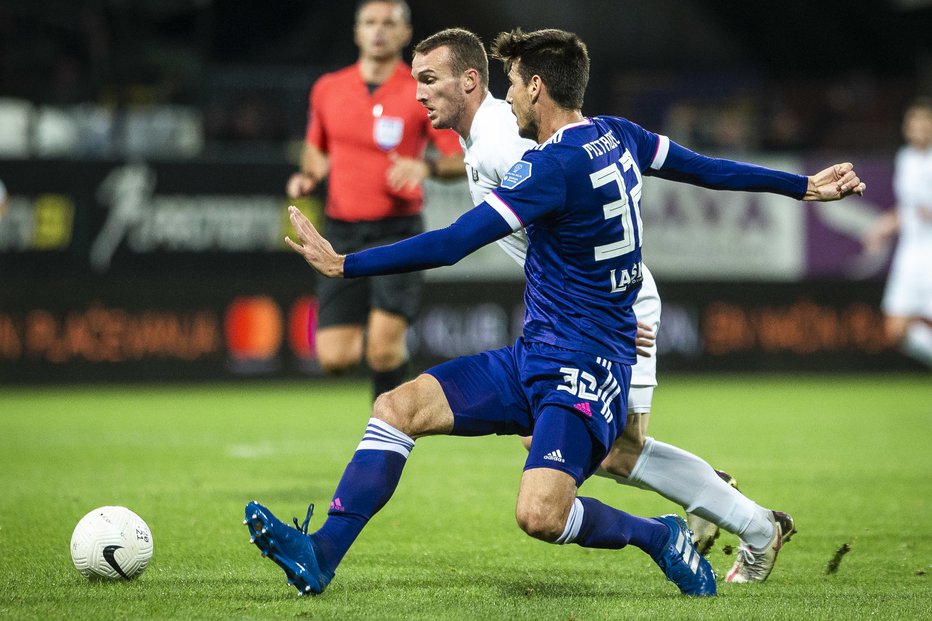 Fotografija: Đorđe Ivanović in Nemanja Mitrović sta bila v minuli sezoni tekmeca, spomladi pa bosta skupaj poskušala povrniti naslov vijoličnim. FOTO: Jure Banfi/Mariborinfo
