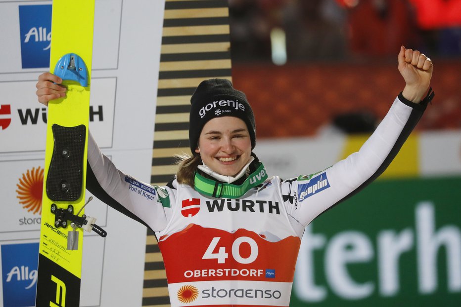 Fotografija: Nika Križnar si želi v Pekingu doskočiti do žlahtne olimpijske nagrade. FOTO: Kai Pfaffenbach/Reuters
