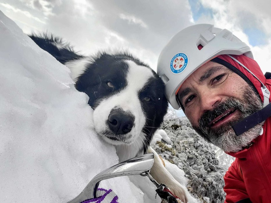 Fotografija: Našel je Jimmyja in ga rešil. FOTO: Matjaž Šarkezi
