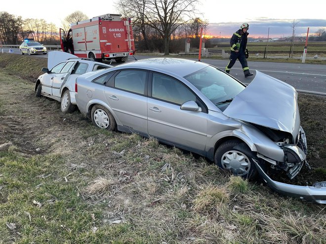 Nesreča v Odrancih se je menda pripetila zaradi odvzema prednosti. FOTO: Oste Bakal
