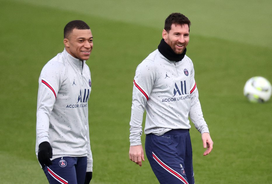 Fotografija: Kylian Mbappé in Lionel Messi sta glavni orožji PSG v derbiju z Realom. FOTO: Sarah Meyssonnier/Reuters
