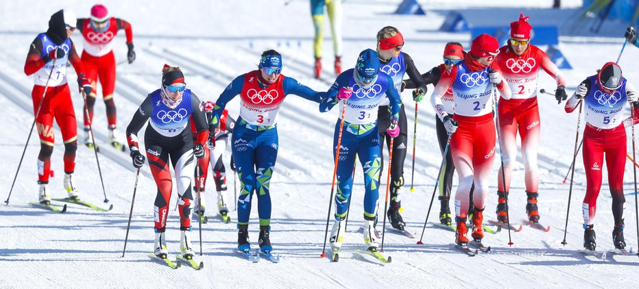 Fotografija: Anamarija Lampič in Eva Urevc tokrat nista bili konkurenčni. FOTO: Matej Družnik
