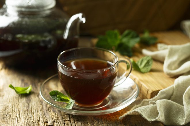 Črni in zeleni čaj jih pomagata varovati pred rakom. FOTO: Mariha-kitchen/Getty Images
