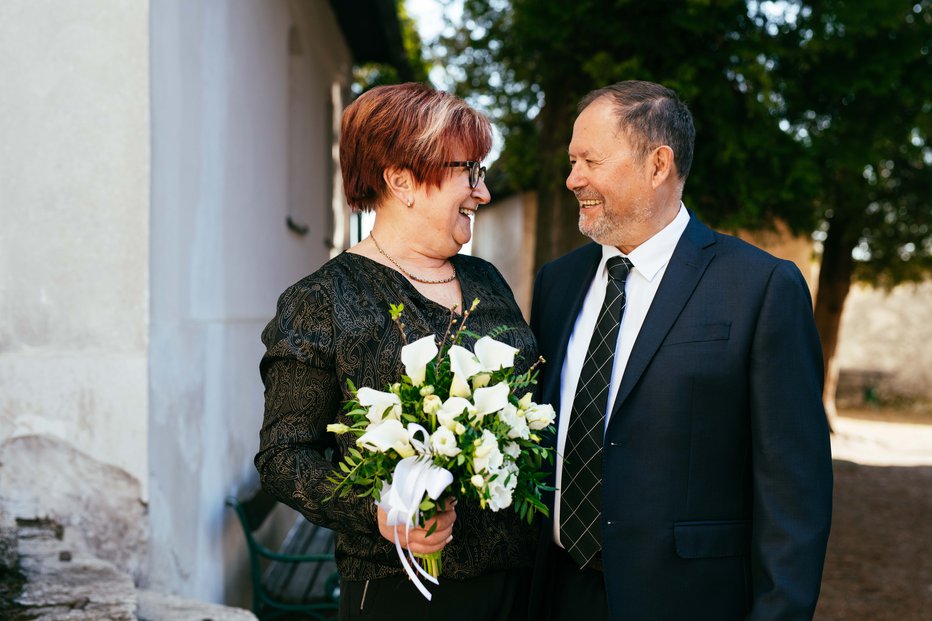 Fotografija: »Iskala sem te po vsej Šmarni gori. Srečala sem ogromno moških. Ampak si ti od vseh še vedno najboljši. Spet te bom vzela,« je za dobro voljo poskrbela Joži.
