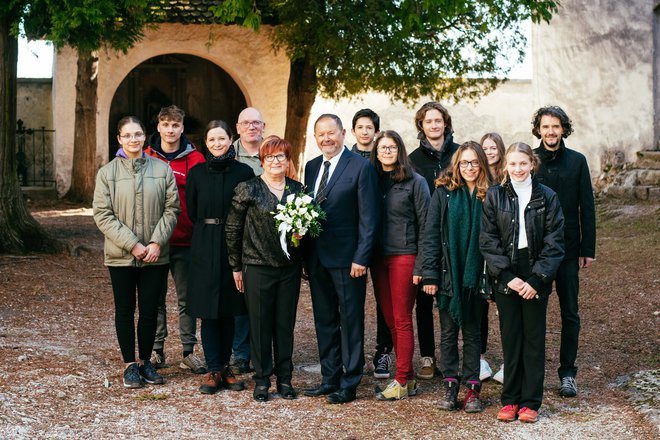 V družbi hčerk Ane Nuše in Špele s partnerjema in vsemi sedmimi vnuki
