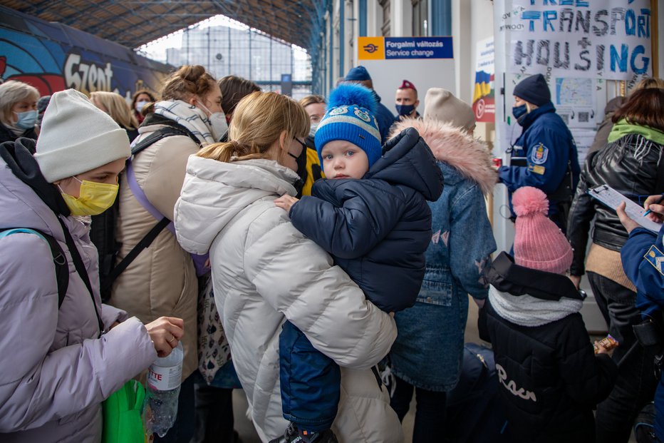 Fotografija: Begunci na železniški postaji v Budimpešti FOTO: Voranc Vogel
