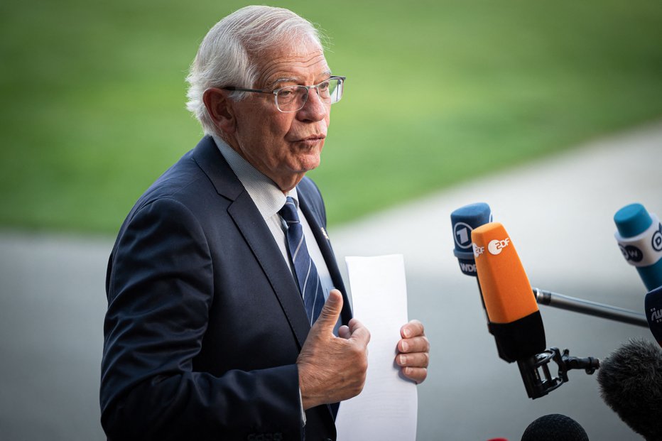 Fotografija: Visoki predstavnik EU za zunanjo politiko Josep Borrell se na Brdu pri Kranju udeležuje neuradnega srečanja zunanjih ministrov Unije. FOTO: Jure Makovec/AFP