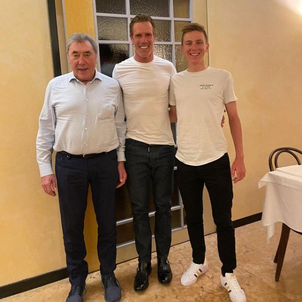 Večerja kolesarskih legend, Eddy Merckx, Mario Cipollini in Tadej Pogačar. FOTO: Instagram