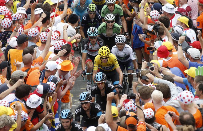 Na dan Bastilje se obeta spektakel na vzponu na Alpe d'Huez. FOTO:  Jean-Paul Pelissier/Reuters
