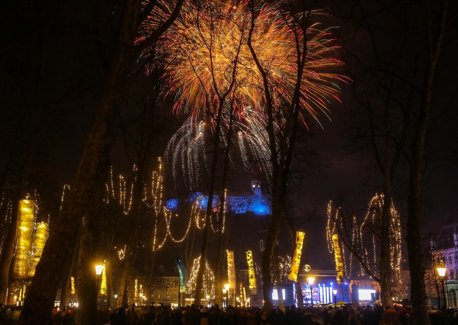 Fotografija: Novo letni večer je mogoče preživeti v gledališču. FOTO: Matej Družnik/Delo
