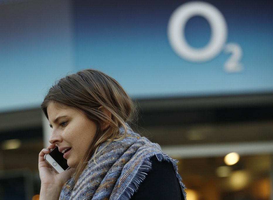 Fotografija: Mobilno gostovanje v EU bo še naprej brezplačno. FOTO: Luke Macgregor, Reuters Pictures
