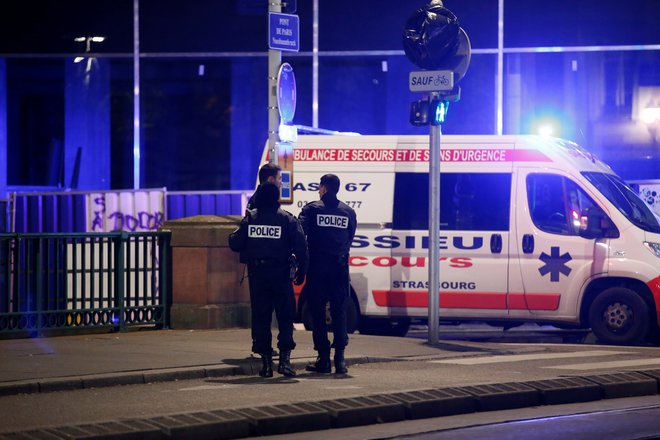 Incident se je zgodil blizu božične tržnice na trgu Kleber, enem glavnih mestnih trgov. FOTO: Vincent Kessler/Reuters