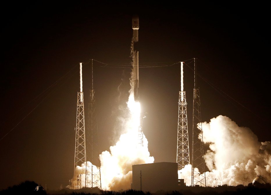 Fotografija: SpaceXov Falcon 9 FOTO: Joe Skipper Reuters