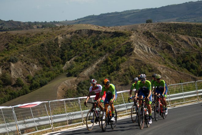 Luka Pibernik, Domen Novak, Tadej Pogačar. FOTO: Vid Ponikvar /Sportida 