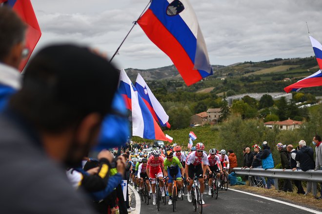 Največ je slovenskih navijačev. FOTO: Marco Bertorello/AFP