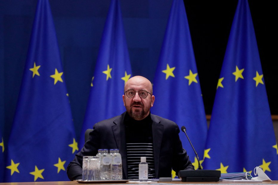 Fotografija: Predsednik evropskega sveta Charles Michel je pred dnevi sporočil, da pandemija ne dopušča drugega kot vnovično zasedanje z videokonferenco. FOTO: Stephanie Lecocq/AFP