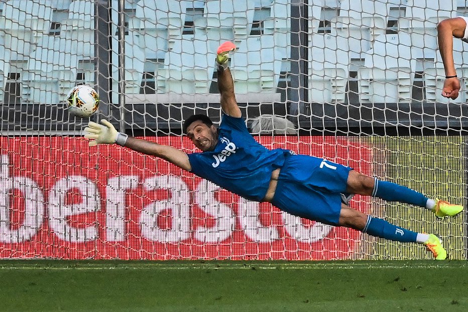 Fotografija: Gianluigi Buffon se je od Juventusa poslovil z zmago v finalu italijanskega pokala proti Atalanti. FOTO: Marco Bertorello/AFP