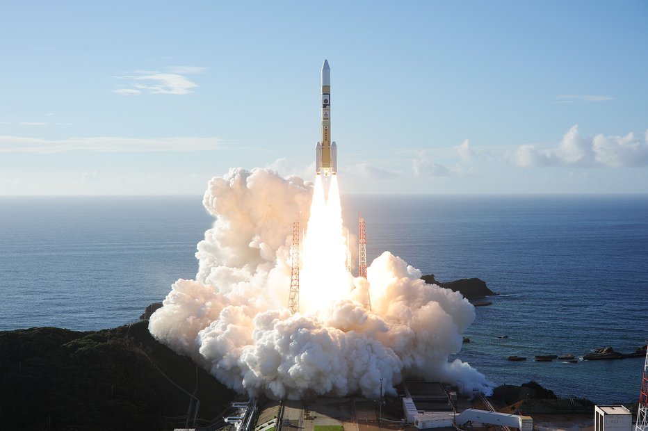 Fotografija: Raketa H-IIA  z odpravo Upanje. FOTO: Mitsubishi Heavy Industries/AFP