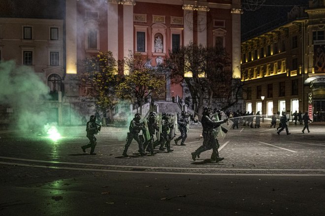 Ni znano, kdo je proteste pripravil. FOTO: Voranc Vogel