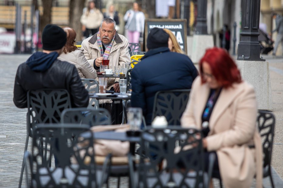 Fotografija: Odprtje letnih vrtov v Novem mestu 8. marca. FOTO: Voranc Vogel/Delo