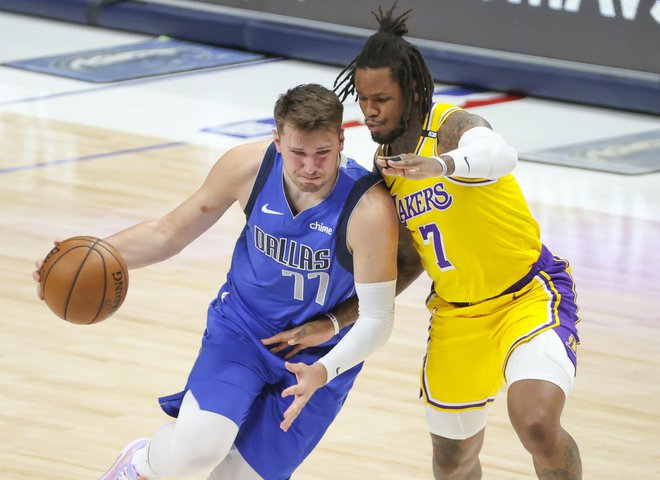 Luka Dončić je takole preigral Bena McLemorea. FOTO: Kevin Jairaj/USA Today Sports