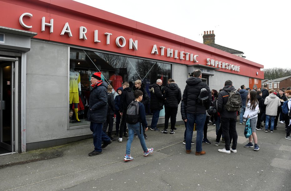 Fotografija: Charlton je svojčas nastopal v premier league. FOTO: Reuters