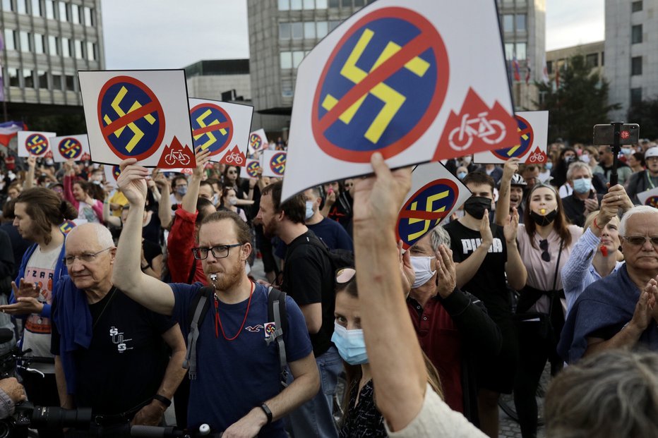 Fotografija: Protesti proti fašizmu, nacionalizmu, rasizmu in vladi. FOTO: Voranc Vogel/Delo