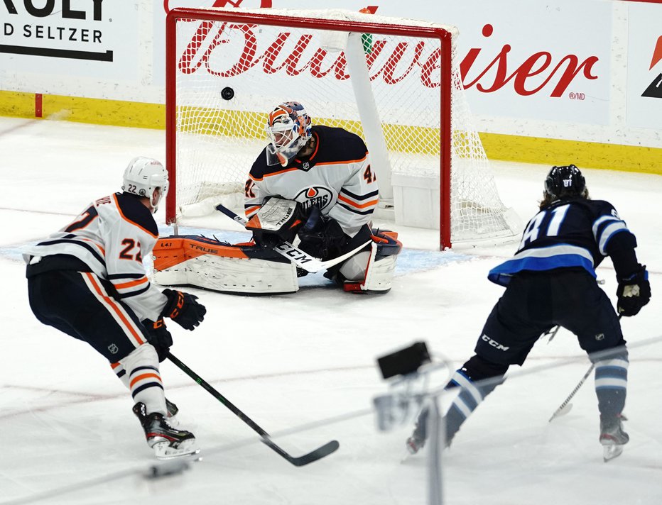 Fotografija: Kyle Connor je dosegel odločilni gol. FOTO: David Lipnowski/AFP