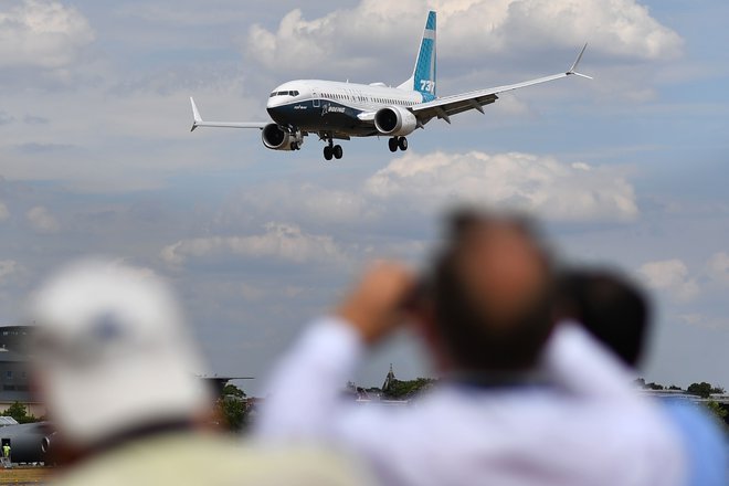 V nasprotju z evropsko agencijo Ameriška zvezna uprava za letalski promet še naprej vztraja, da ne bodo ­sprejeli nobene odločitve, dokler ne bodo imeli uradnega poročila o vzroku nesreče v Etiopiji. FOTO: Ben Stansall/AFP