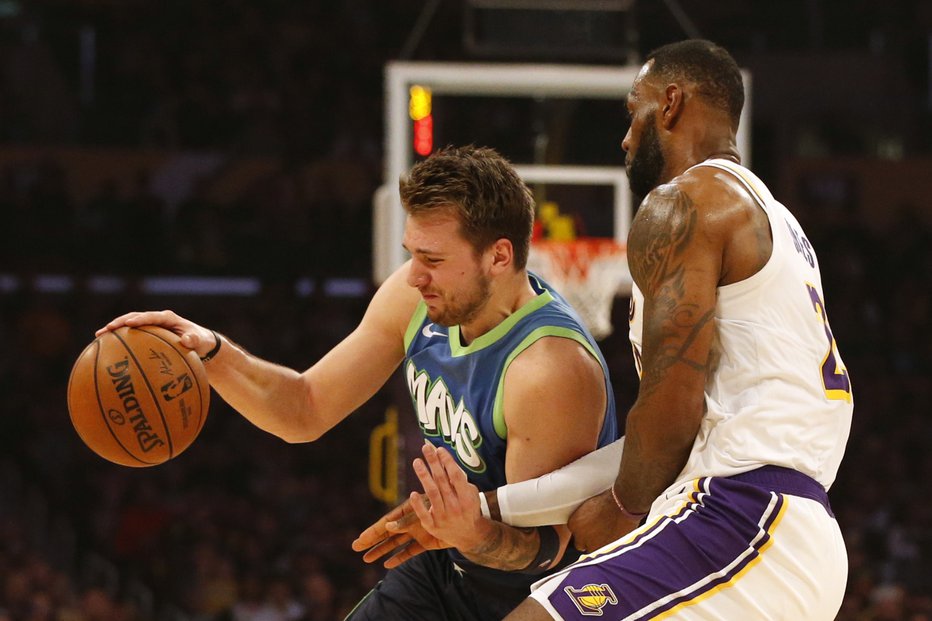 Fotografija: Luka Dončić se veseli obračuna z aktualnimi prvaki Los Angeles Lakers. FOTO: Katharine Lotze/AFP