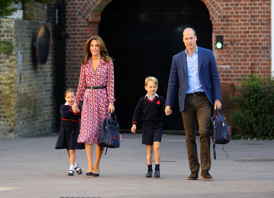 Fotografija: William in Kate menda že iščeta novo šolo za otroke. FOTO: Aaron Chown/Reuters
