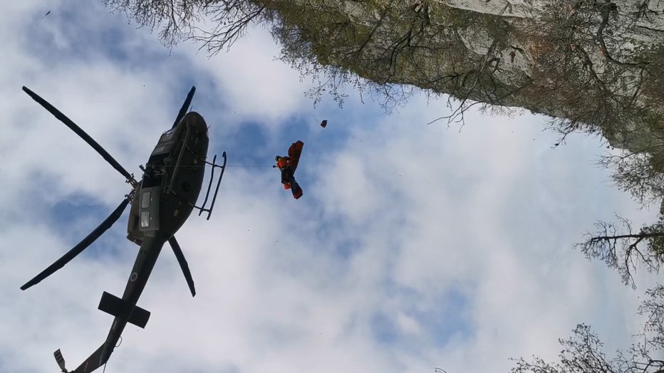 Fotografija: Zahtevna intervencija gorskih reševalcev. FOTO: GRS Tolmin
