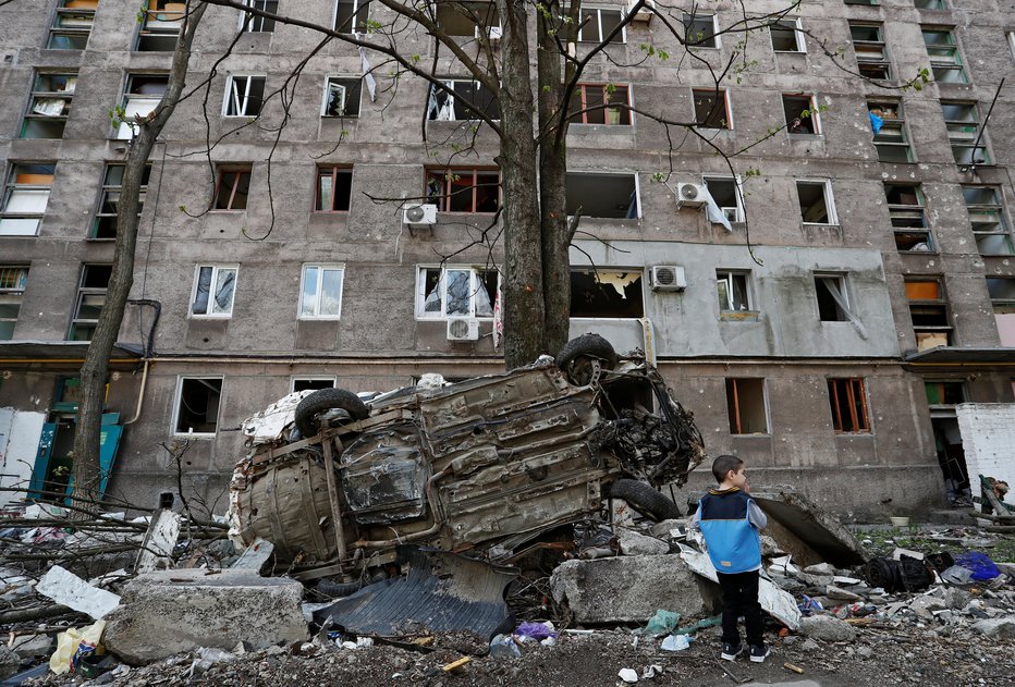 Fotografija: Uničenje v Mariupolu. FOTO: Alexander Ermochenko, Reuters
