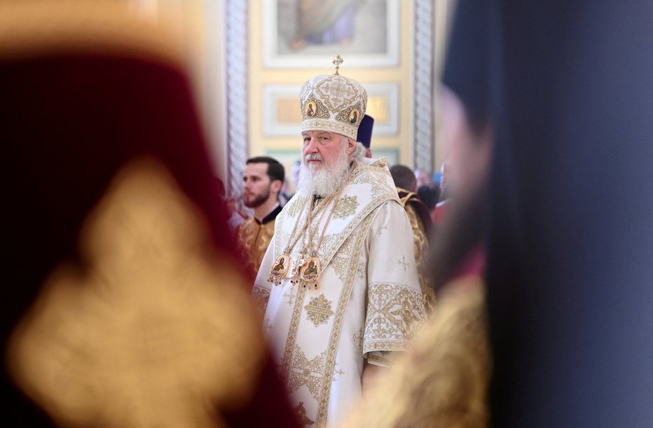 Fotografija: Patriarh Kiril je odkrito naklonjen Vladimirju Putinu. FOTO: Sergey Pivovarov, Reuters
