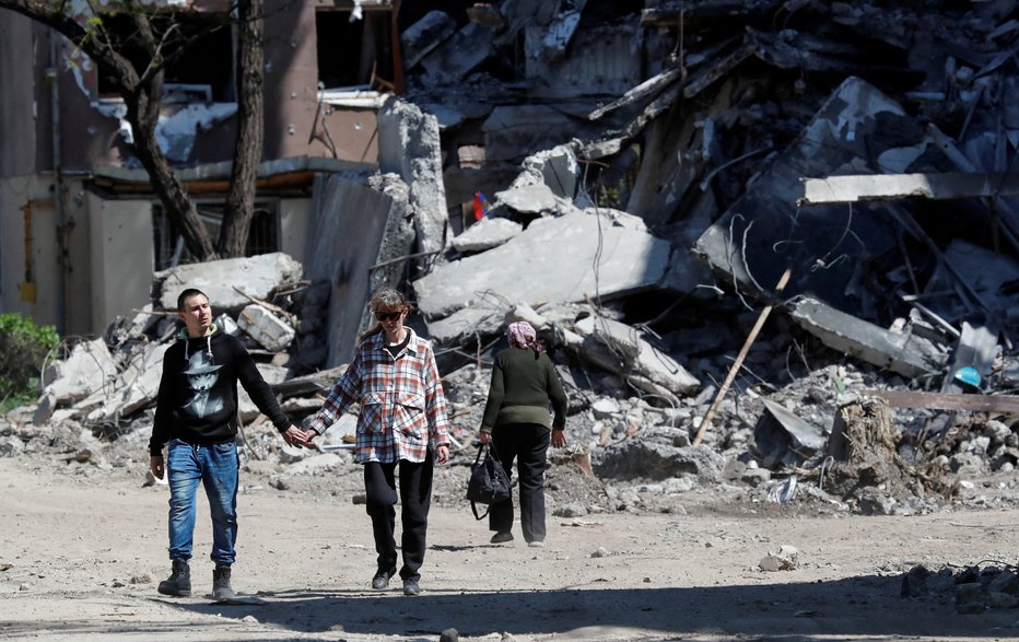 Fotografija: Od začetka vojne je v Ukrajini umrlo že več kot 3500 civilistov. FOTO: Alexander Ermochenko/Reuters
