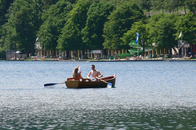 Grajsko kopališče Bled je letos prejelo že 21. Foto: Primož Hieng
