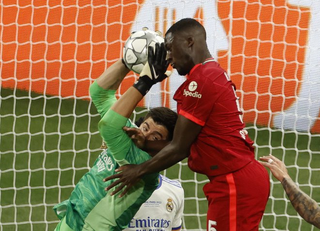 Thibaut Courtois je bil v Parizu nepremostljiva ovira za Liverpoolčane. FOTO: Gonzalo Fuentes/Reuters
