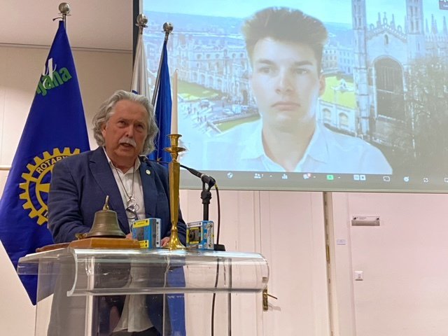 Fotografija: Matevž Matjašec, ki se je oglasil prek spleta, in Vladimir Pezdirc, nekdanji predsednik Rotary kluba Ljubljana. FOTO: Rotary klub Ljubljana
